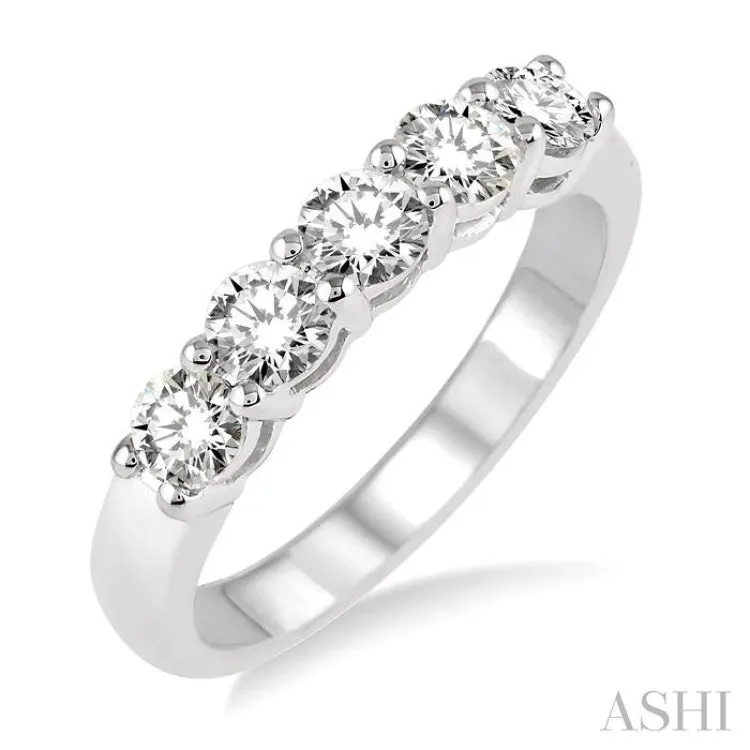 1 Ctw Round Cut Diamond Wedding Band in 14K White Gold