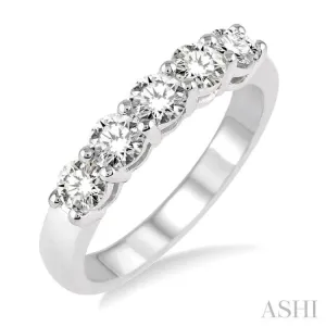 1 Ctw Round Cut Diamond Wedding Band in 14K White Gold