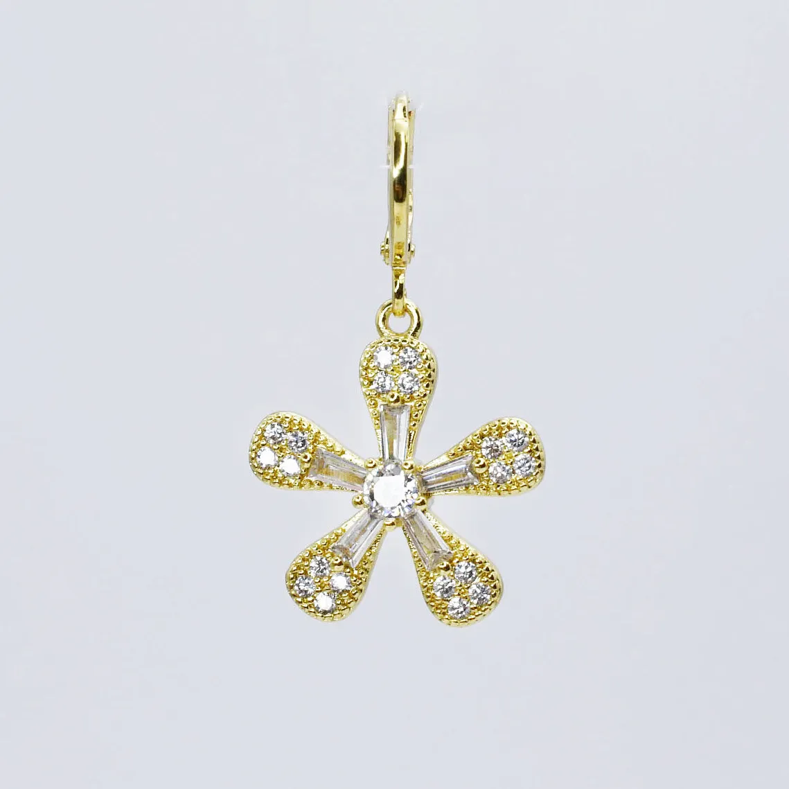 Amore Flower Charm CH-386