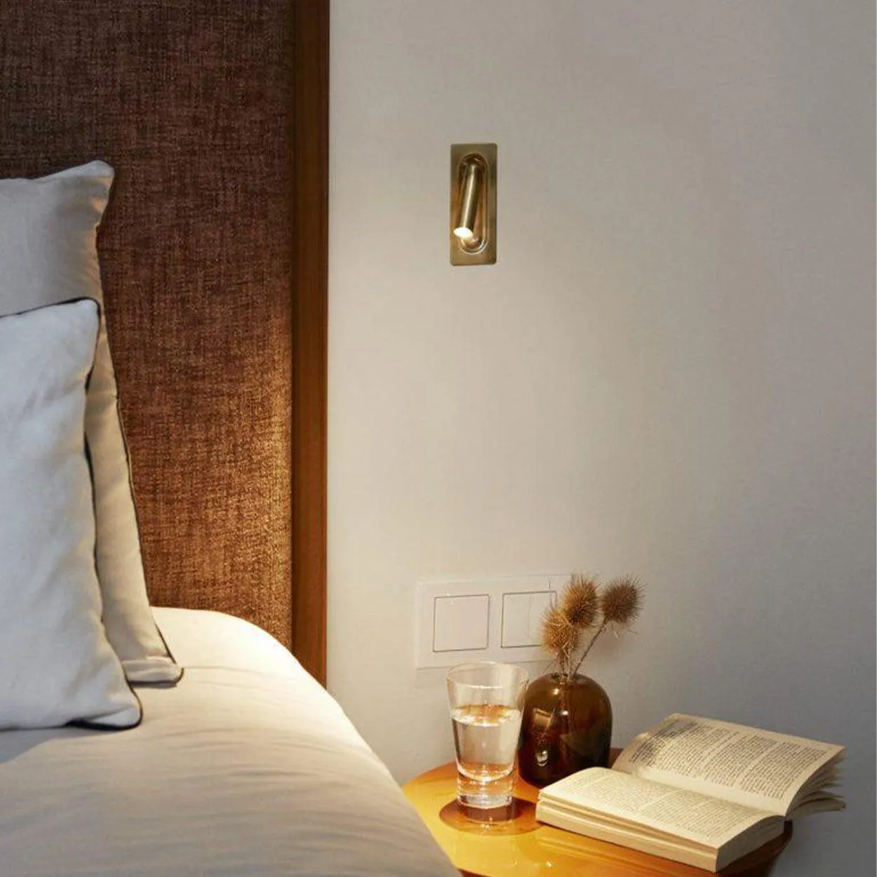 ANKUR BEDSIDE PULL-OUT LED WALL LIGHT