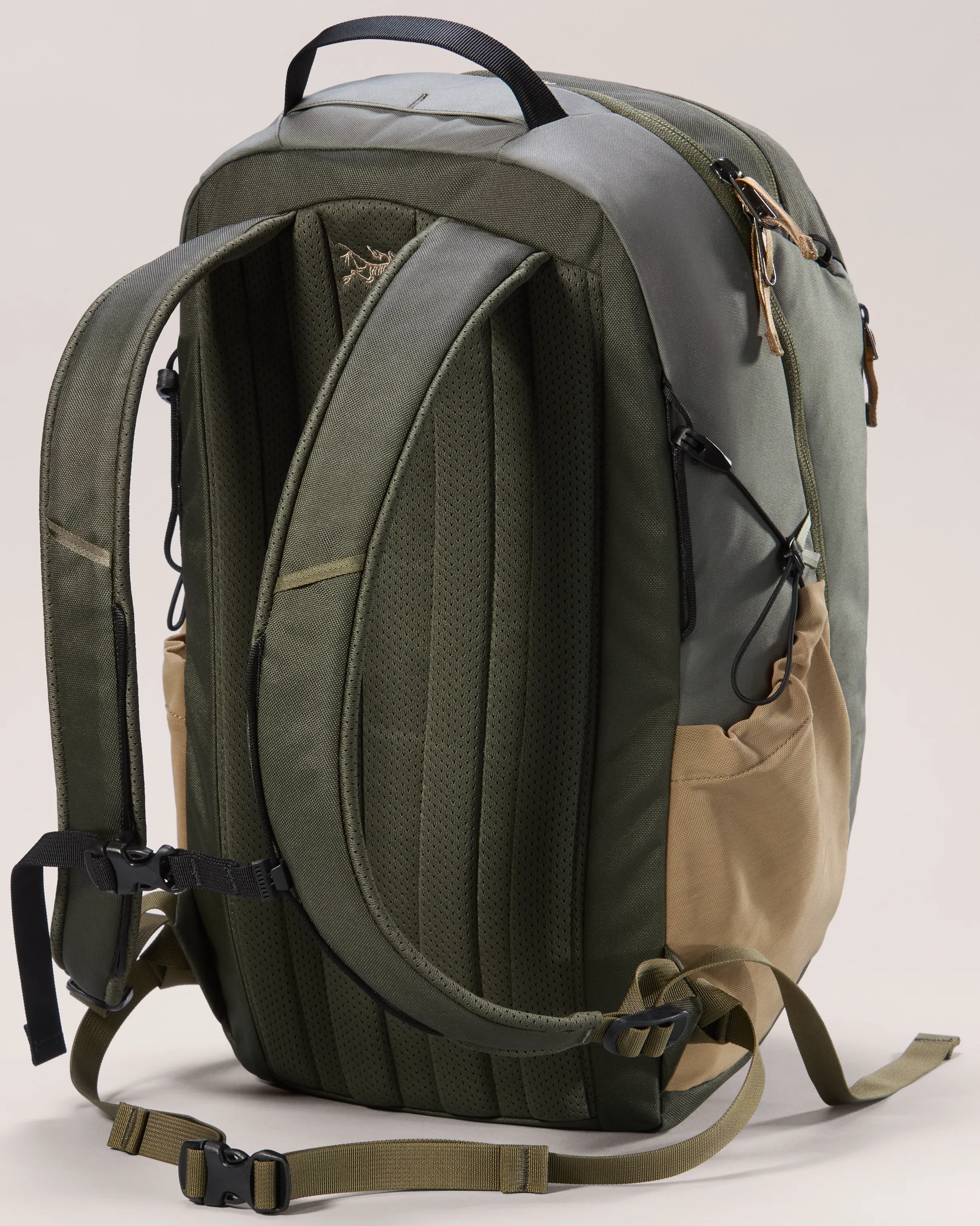 Arc&#x27;teryx Mantis 26L Backpack Tatsu/Forage | Buy Arc&#x27;teryx Mantis 26L Backpack Tatsu/Forage here | Outnorth