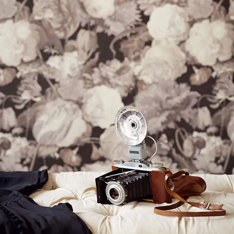 Artistic Floral Wallpaper in Black/Grey