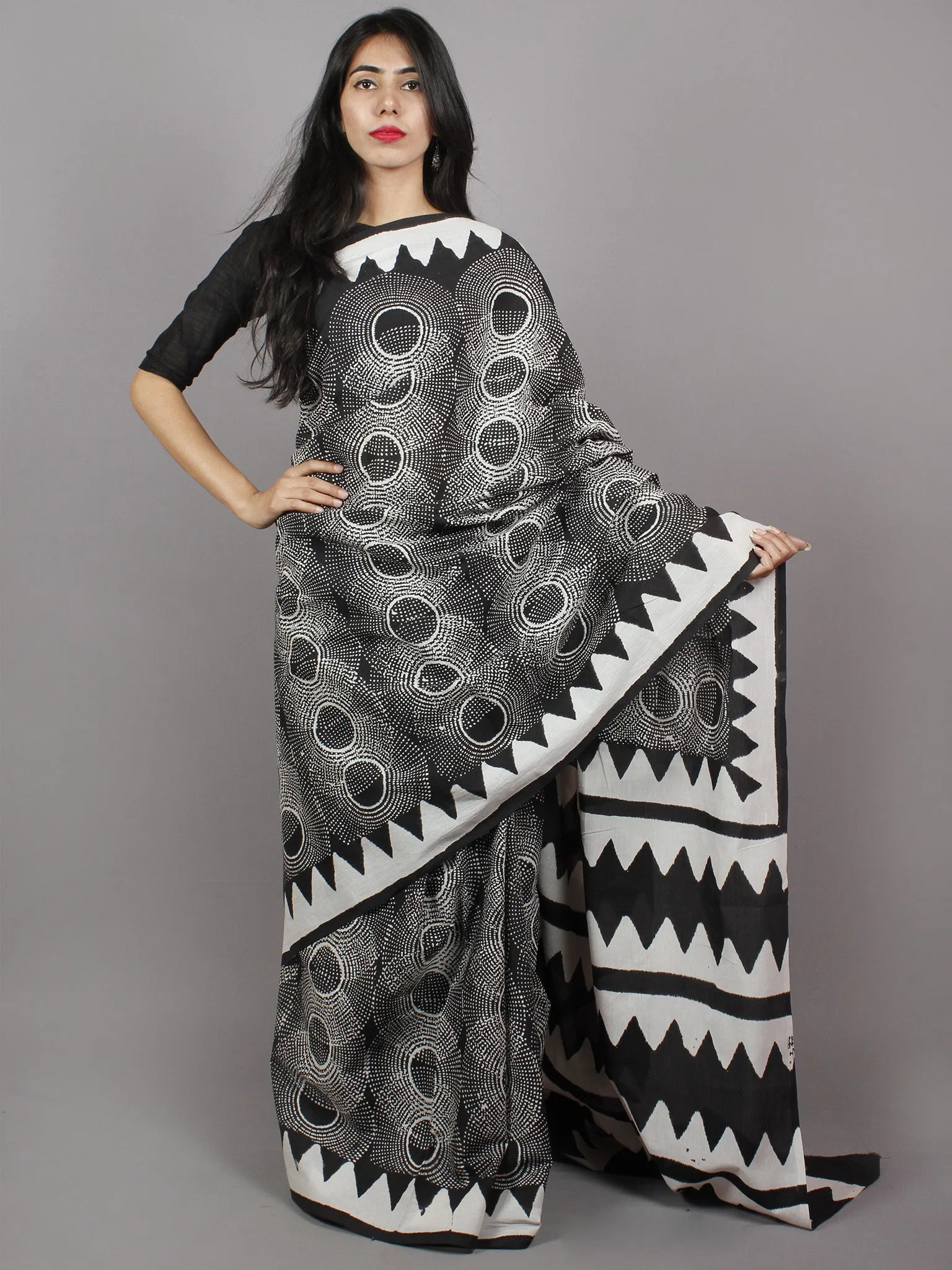 Black White Grey Hand Block Printed Cotton Mul Saree - S031701343