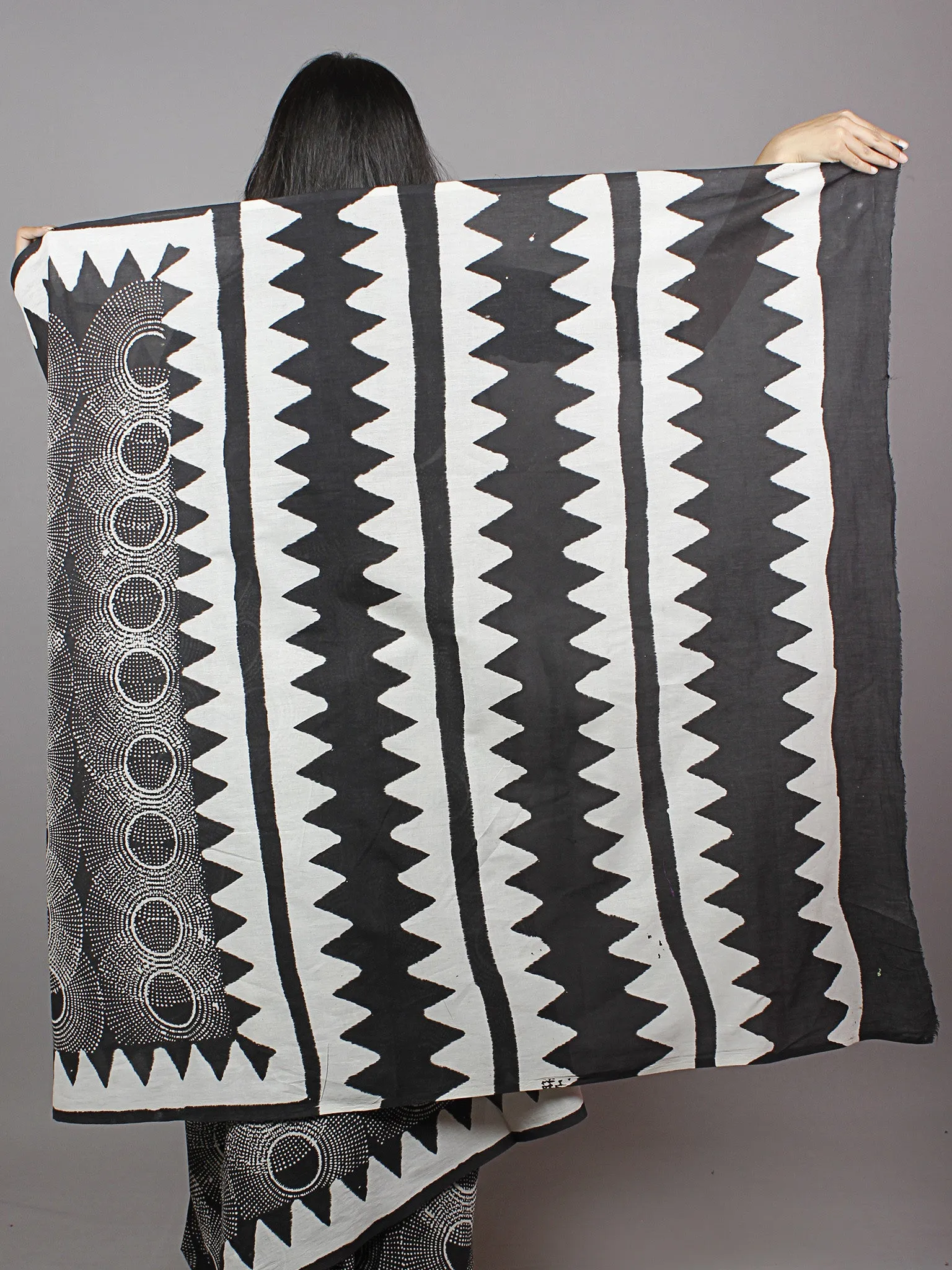 Black White Grey Hand Block Printed Cotton Mul Saree - S031701343