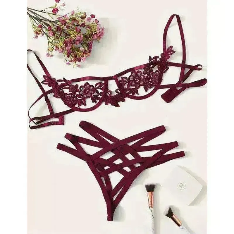 Charming lingerie three-point suit