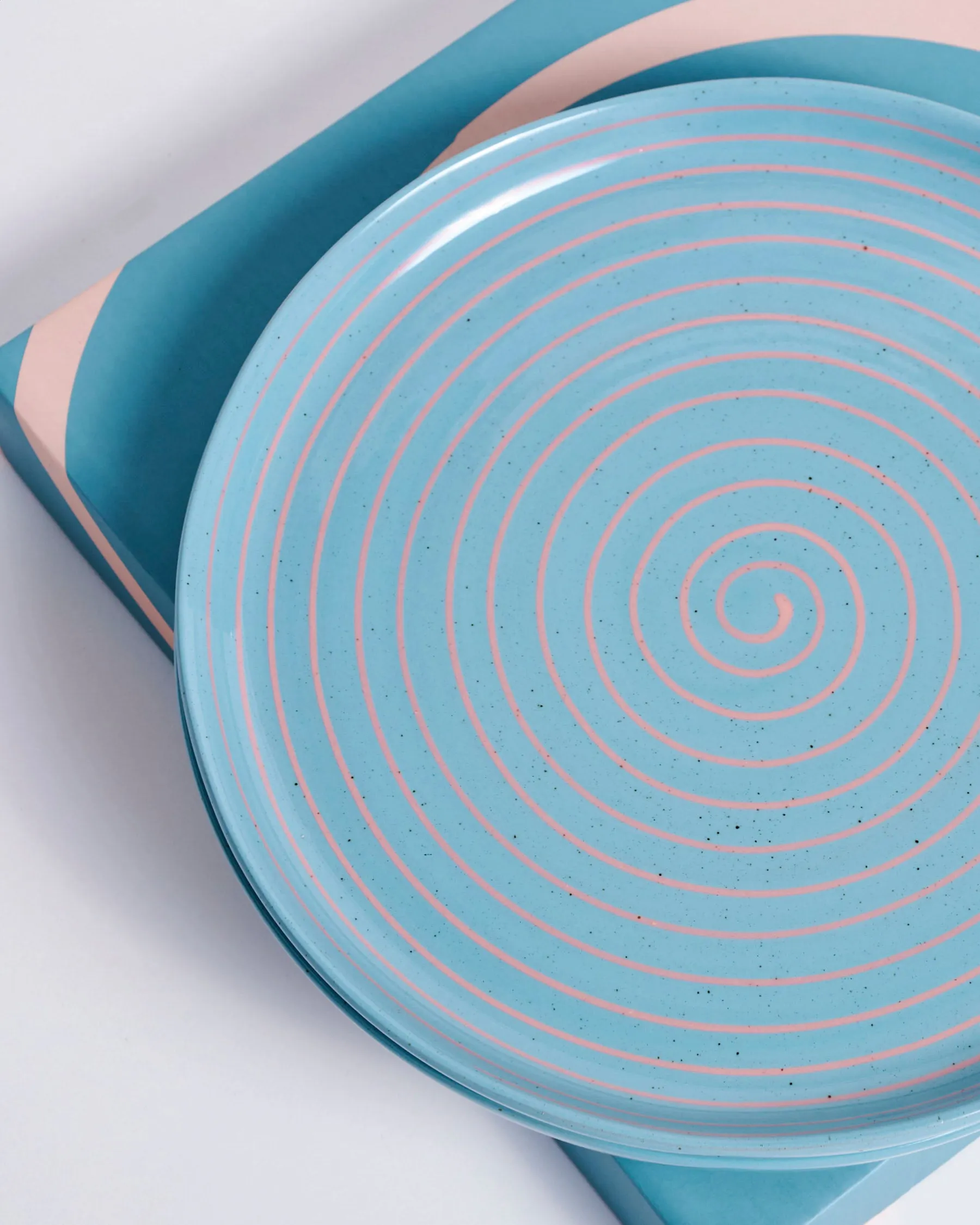 Hypnotic Plate 2P Set