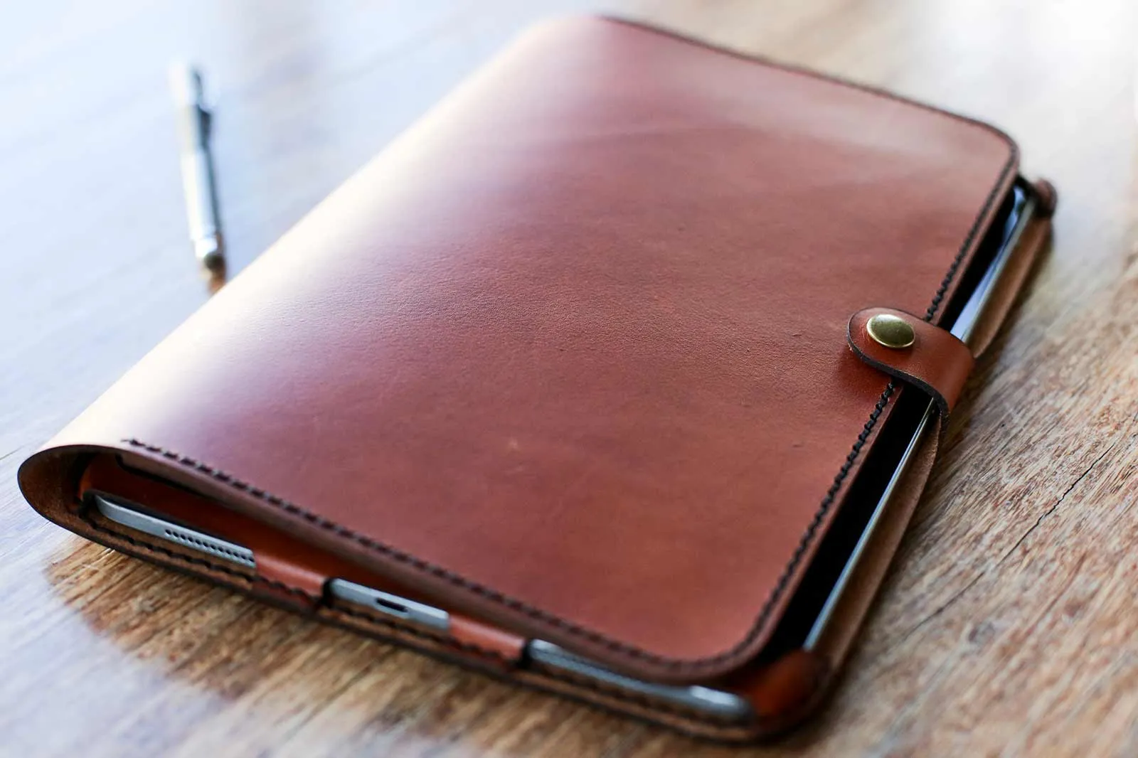 iPad Pro 11 2022-24 Classic Leather Case