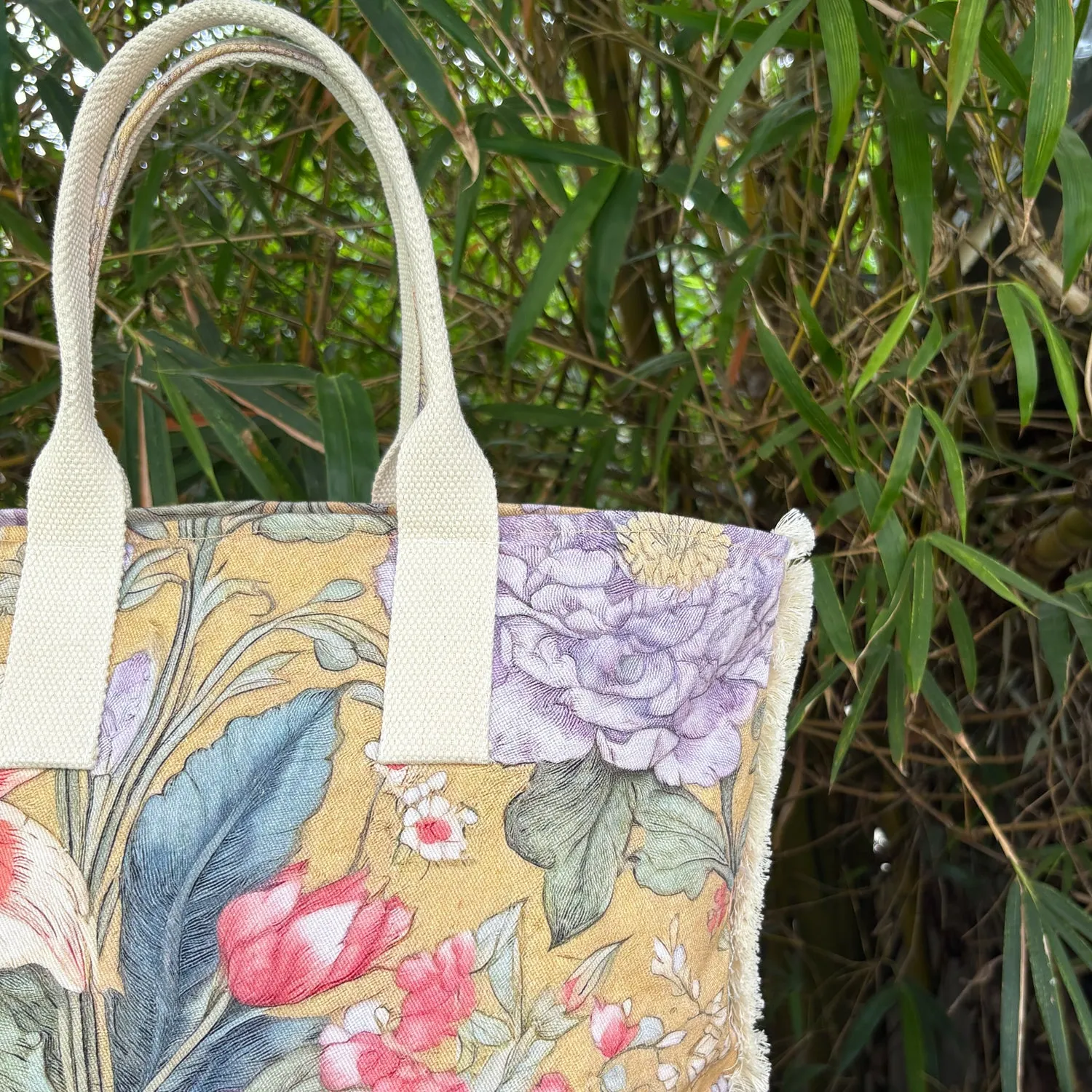 Jungle Blossom Beach / Tote Bag