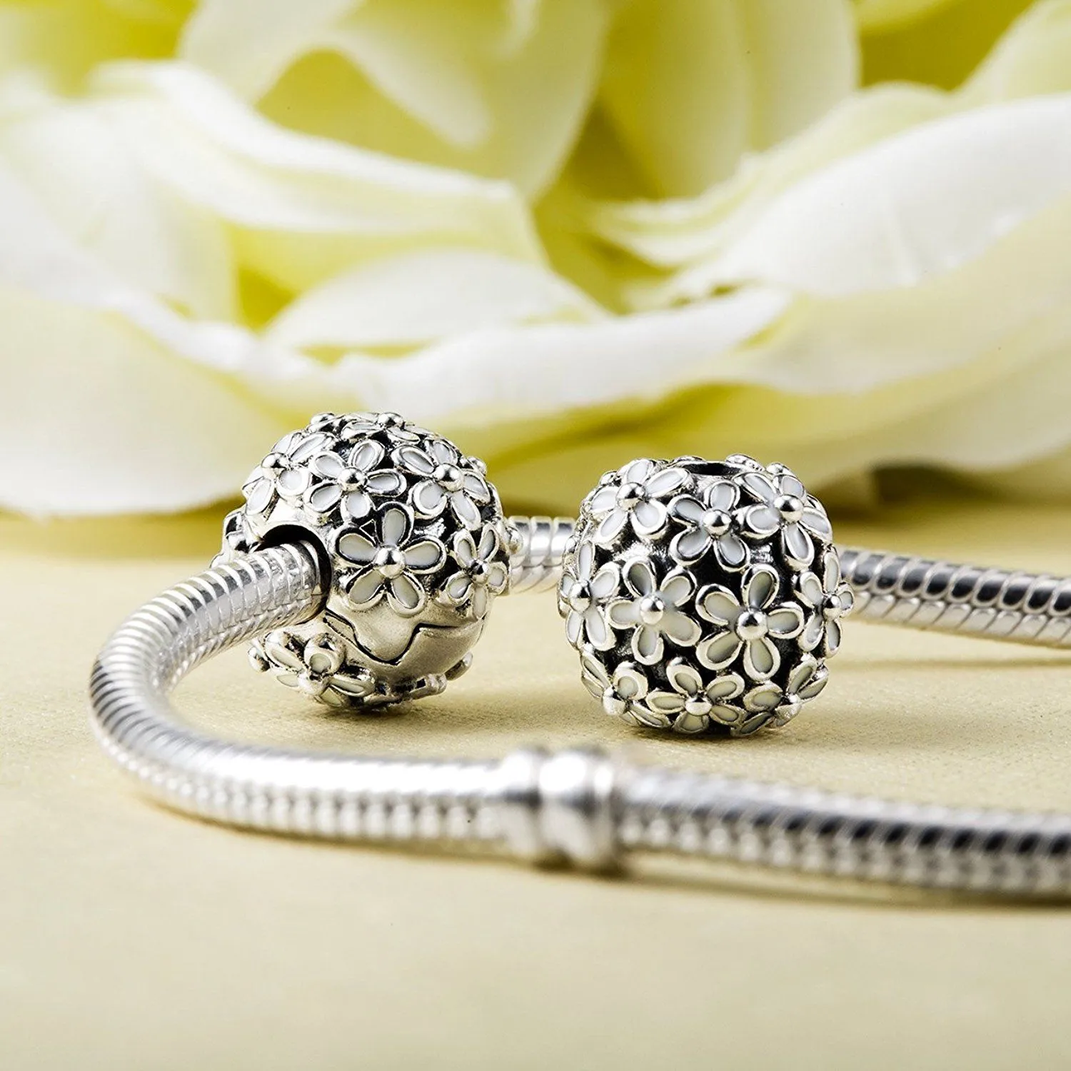 Pandora Darling Daisy Meadow Clip #791494EN12