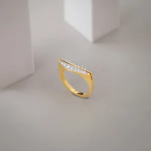 Pyramid Diamond Band