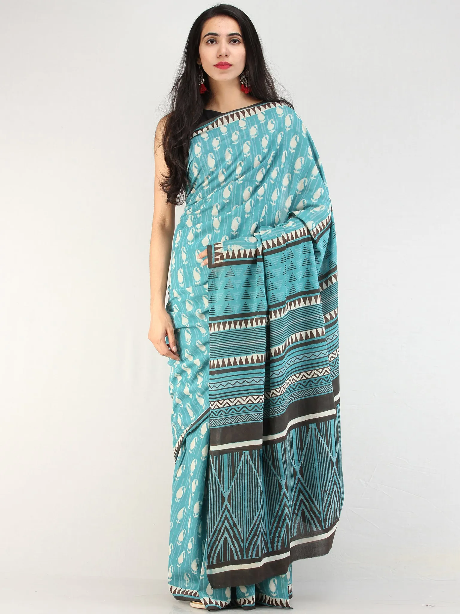 Sea Green Offwhite Black Hand Block Printed  Cotton Mul Saree - s031704538