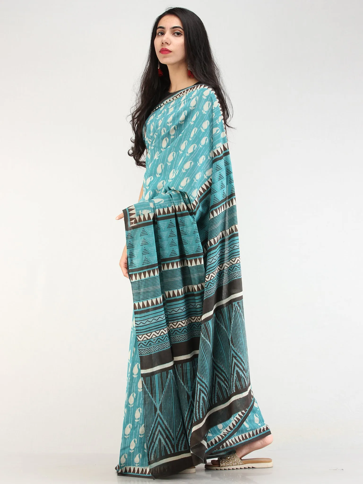 Sea Green Offwhite Black Hand Block Printed  Cotton Mul Saree - s031704538