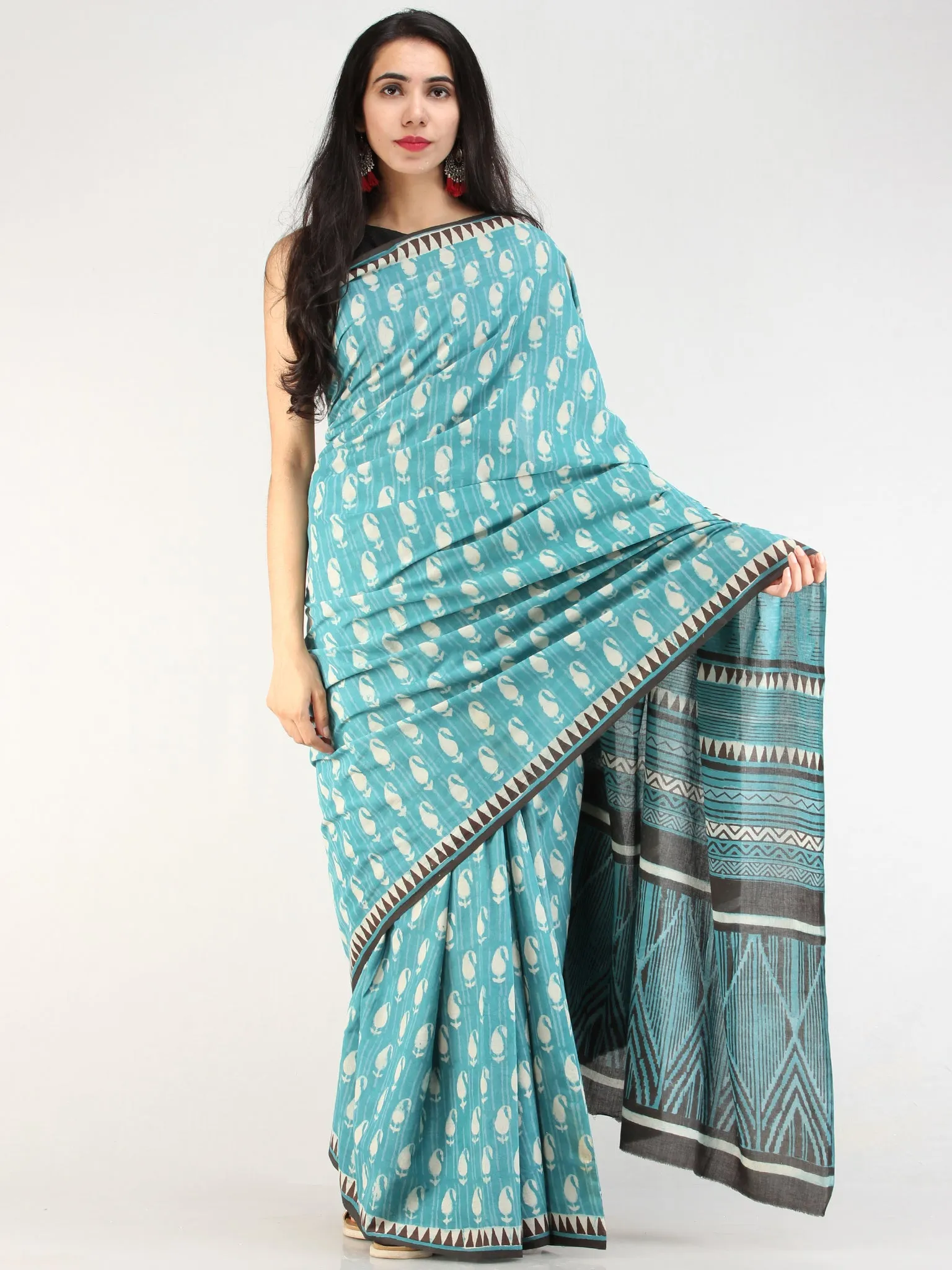 Sea Green Offwhite Black Hand Block Printed  Cotton Mul Saree - s031704538